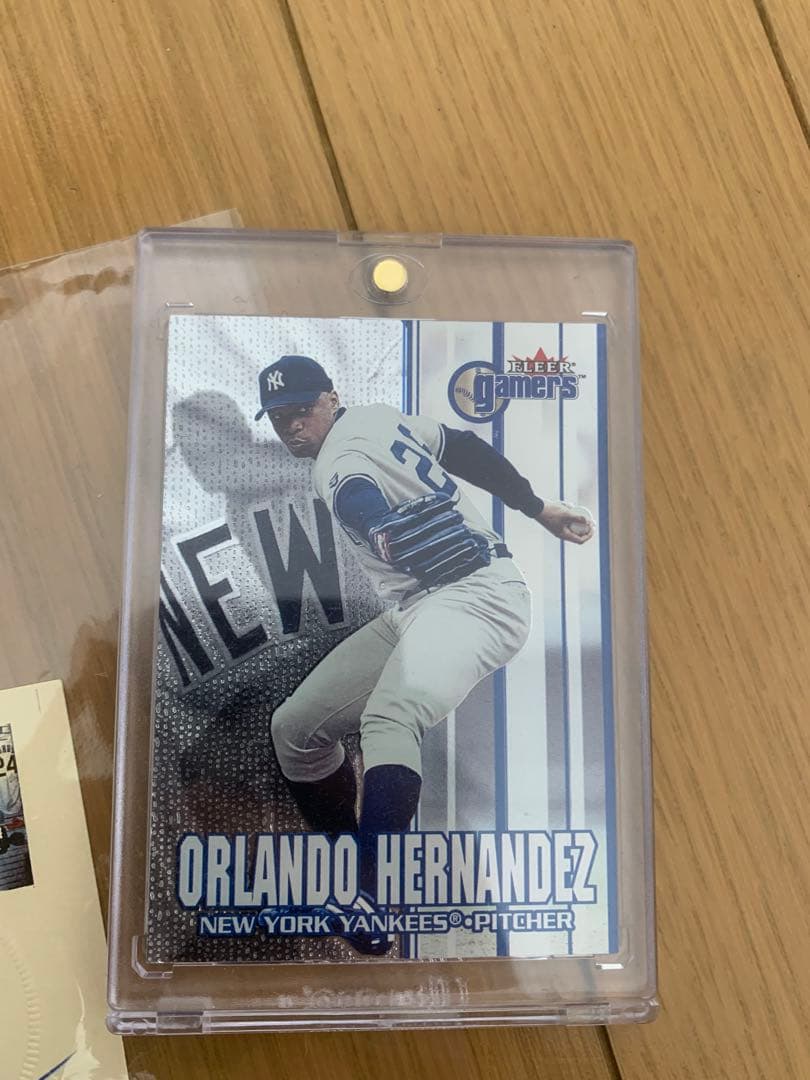 ヤンキース　Orlando hernandez 直筆サイン入りグローブ　支給品