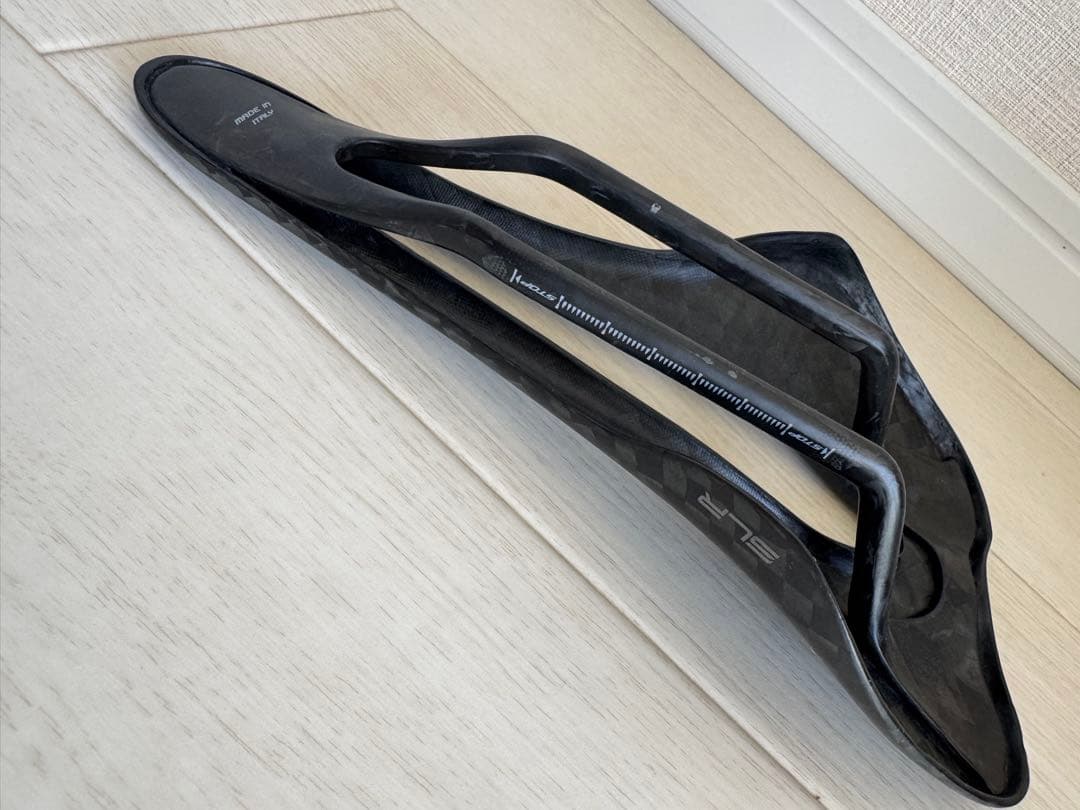 セライタリア　selle italia SLR サドル カーボン製 ブラック