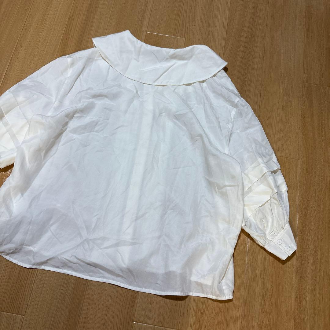 【新品】martinique ビッグカラー タック くるみボタン ブラウス