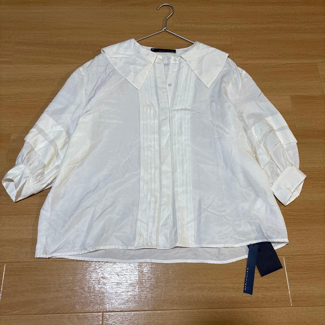 【新品】martinique ビッグカラー タック くるみボタン ブラウス