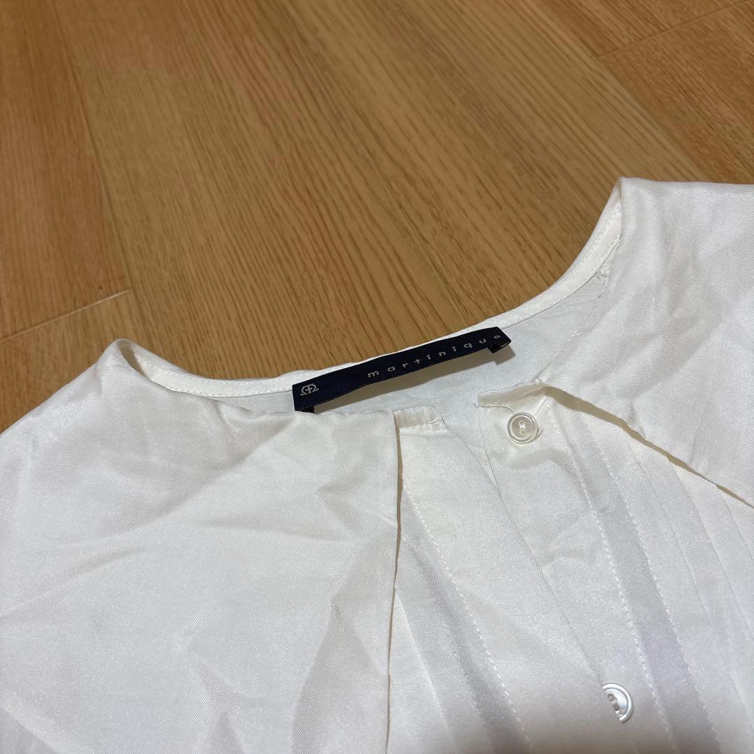 【新品】martinique ビッグカラー タック くるみボタン ブラウス