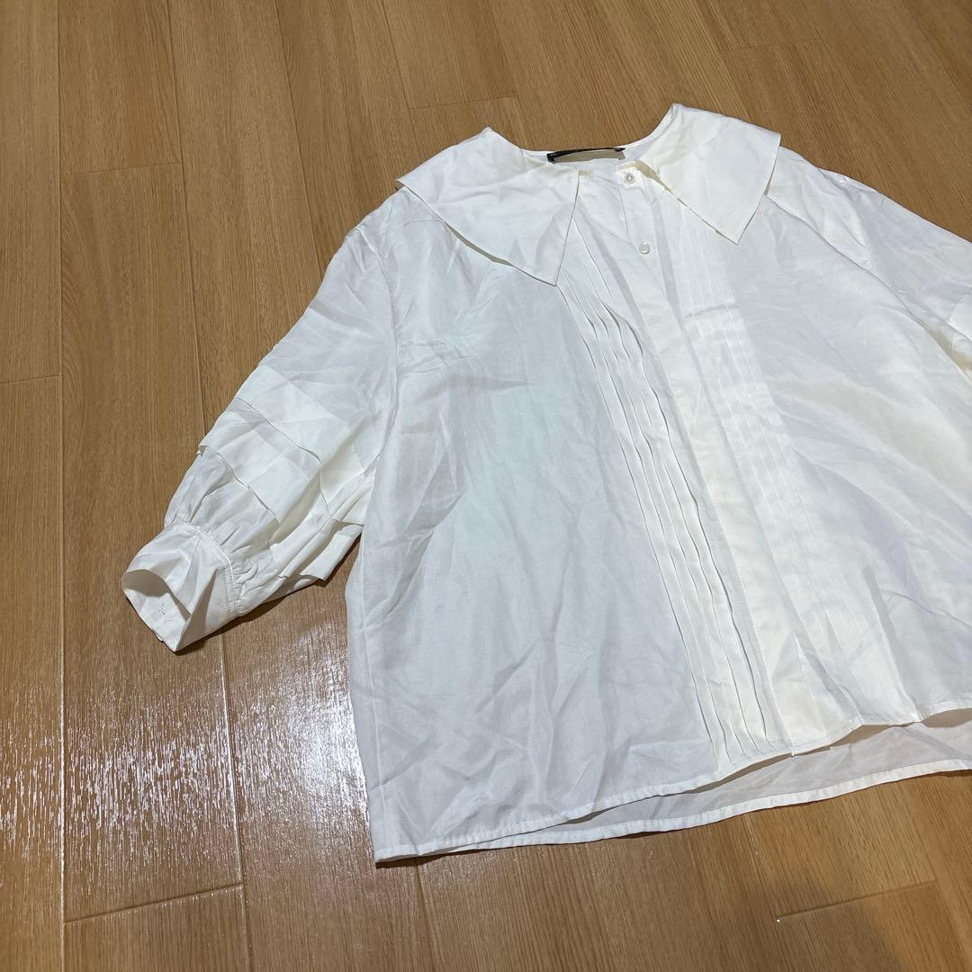 【新品】martinique ビッグカラー タック くるみボタン ブラウス
