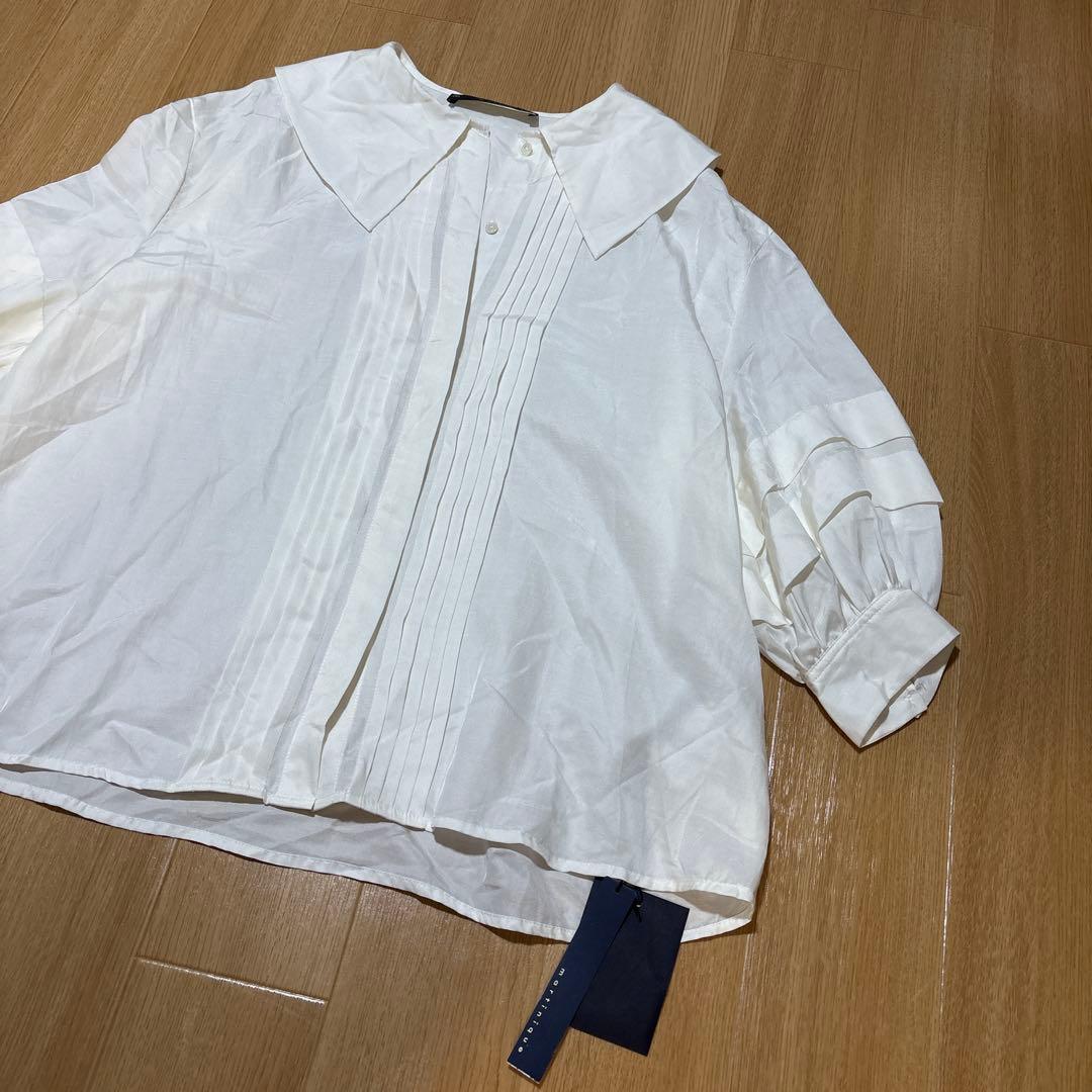 【新品】martinique ビッグカラー タック くるみボタン ブラウス