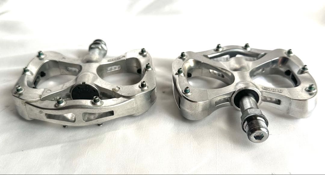 SMP TRK サドルとMKS製ペダル