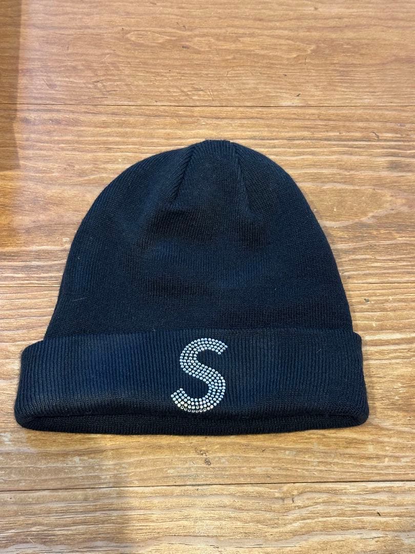 Supreme ブラック ニット帽 Sのビジュー装飾