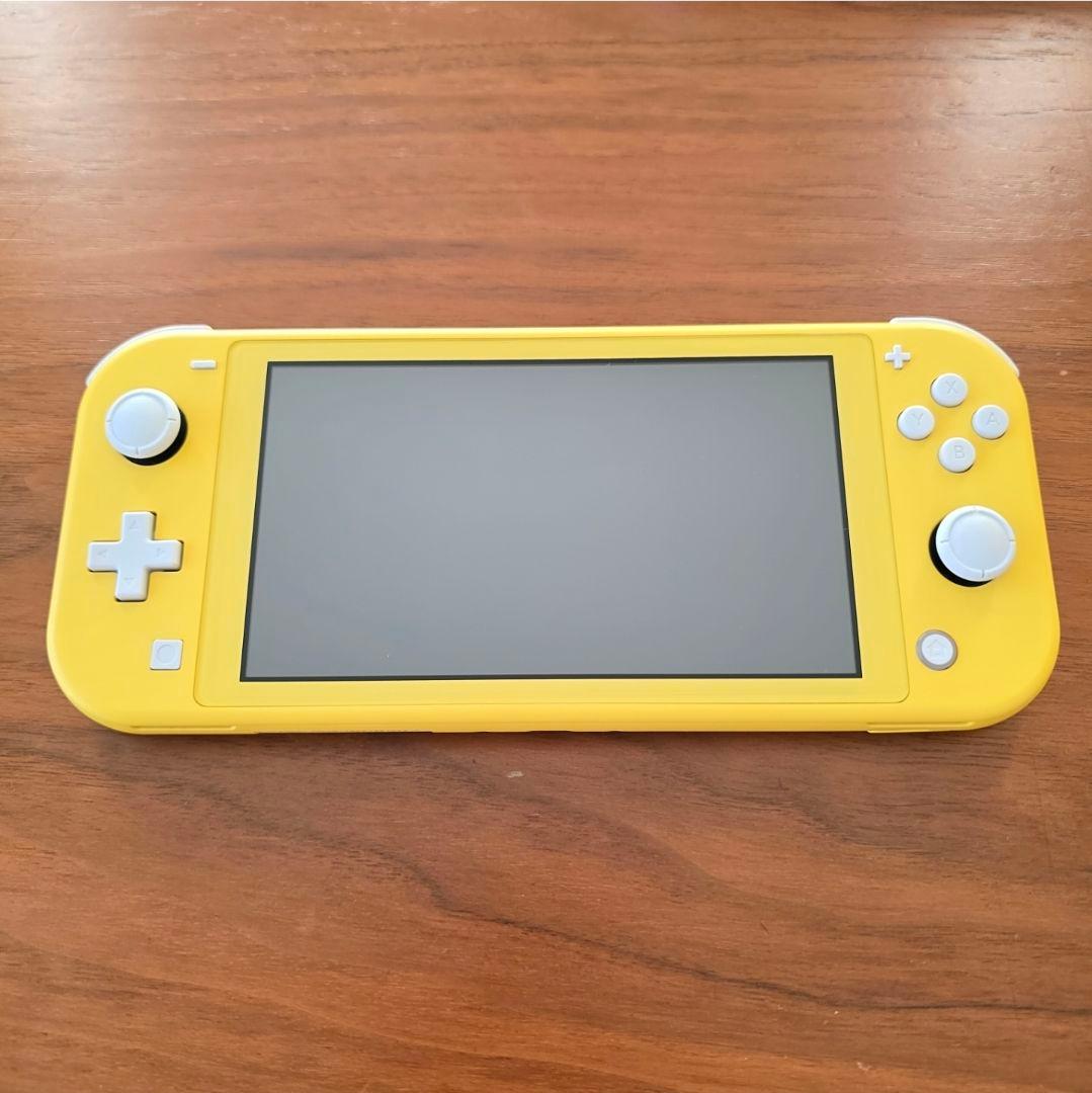 Nintendo Switch Lite イエロー+アダプター+ケース+シート