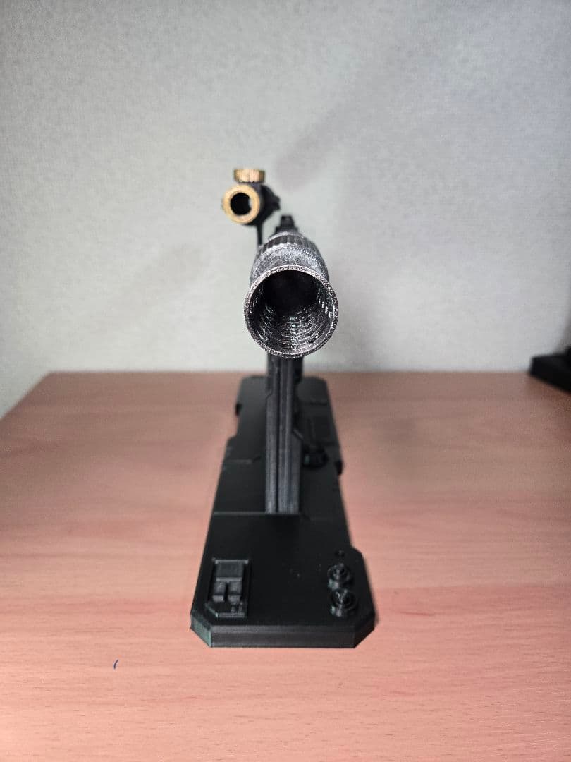 STAR WARS　ハン・ソロ　ブラスター　DL-44　レプリカ　台座付き