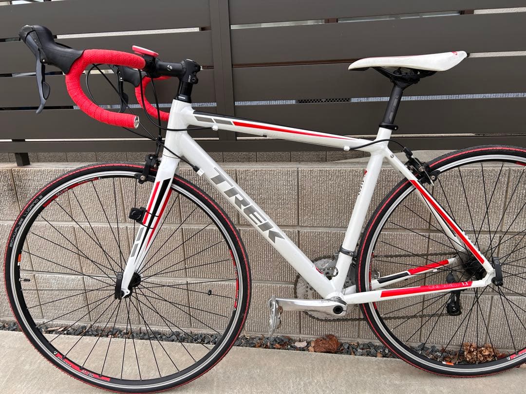 美品　ロードバイク　自転車　岡山　TREK ONE SERIES 1.1