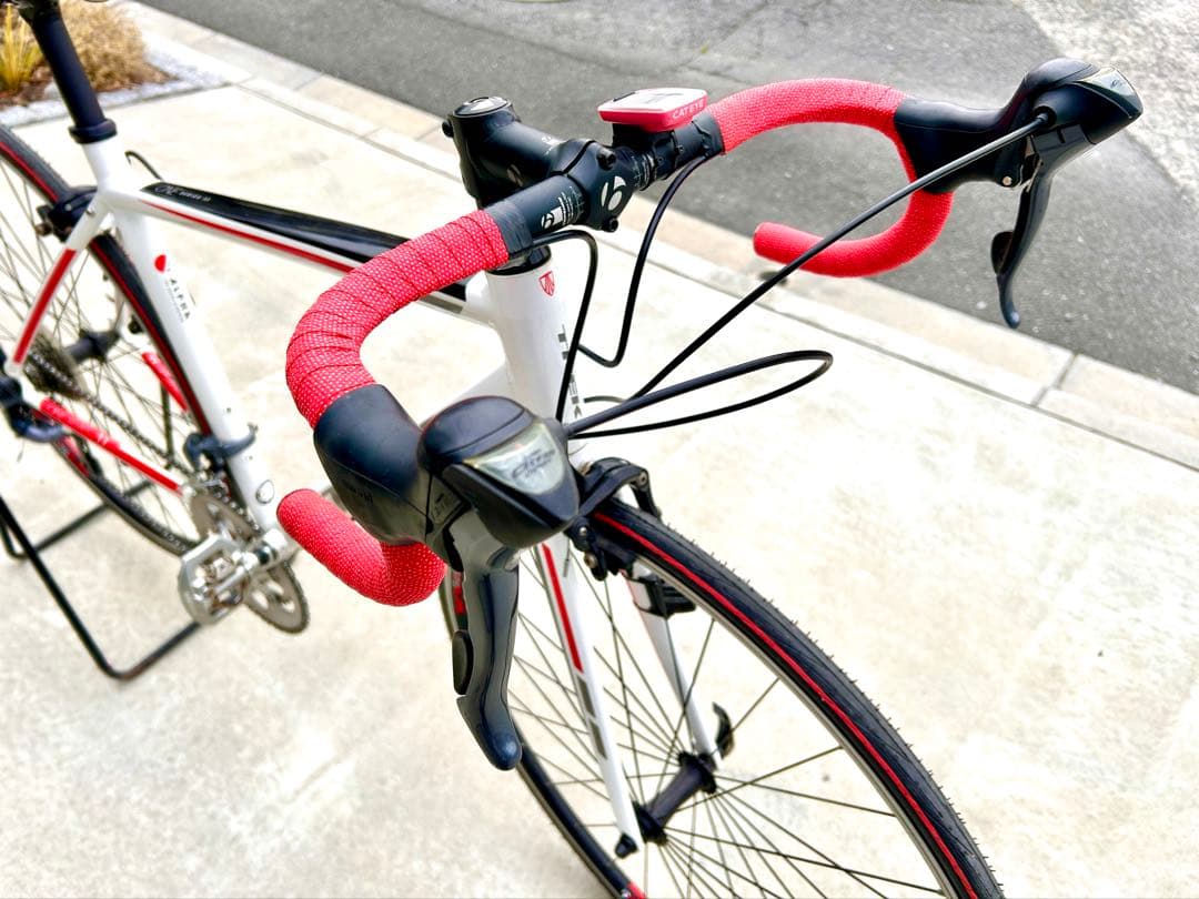 美品　ロードバイク　自転車　岡山　TREK ONE SERIES 1.1