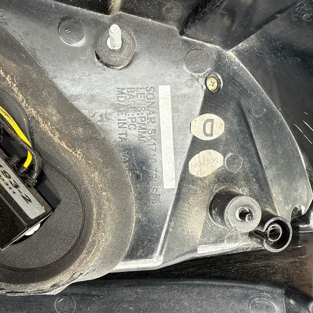 ZVW30 プリウス　テールライト社外