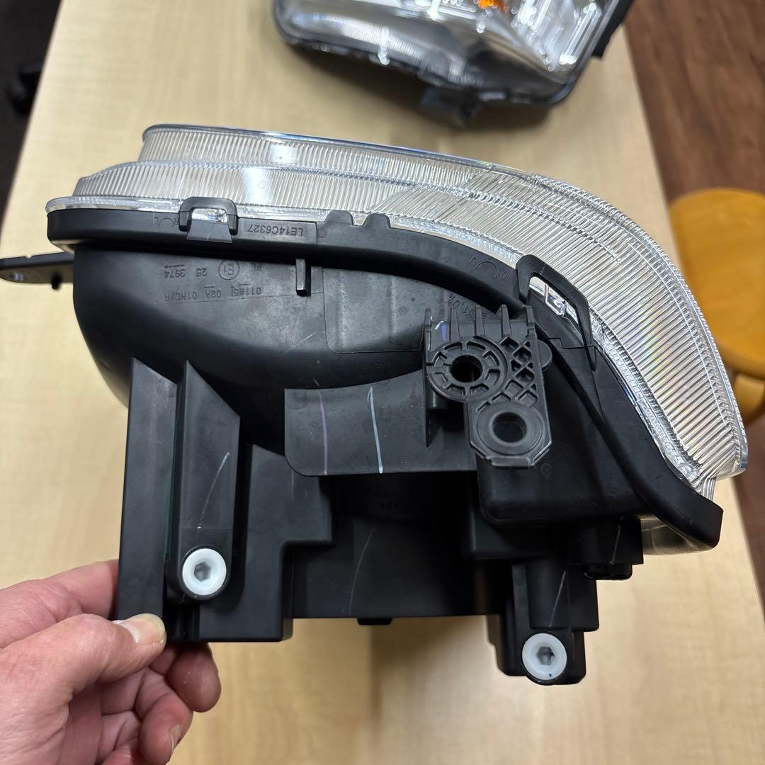 スズキ　DA17V エブリィバン　純正ヘッドライト 左右セット 美品