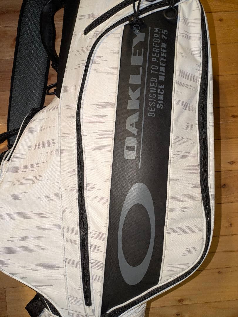 OAKLEY キャディバッグ 9.5型【中古商品】ホワイト系