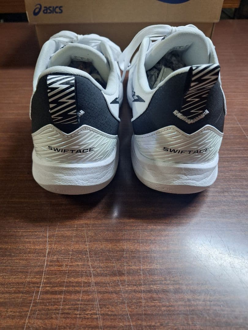 ☆asics史上最高傑作!?話題の最新モデル swiftace 美品です!
