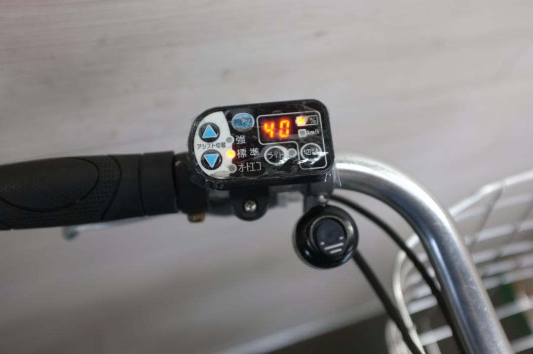 ぽぽぽ )HYDEE.B　26インチ　3段　8.9Ah充電器あり 6日お届