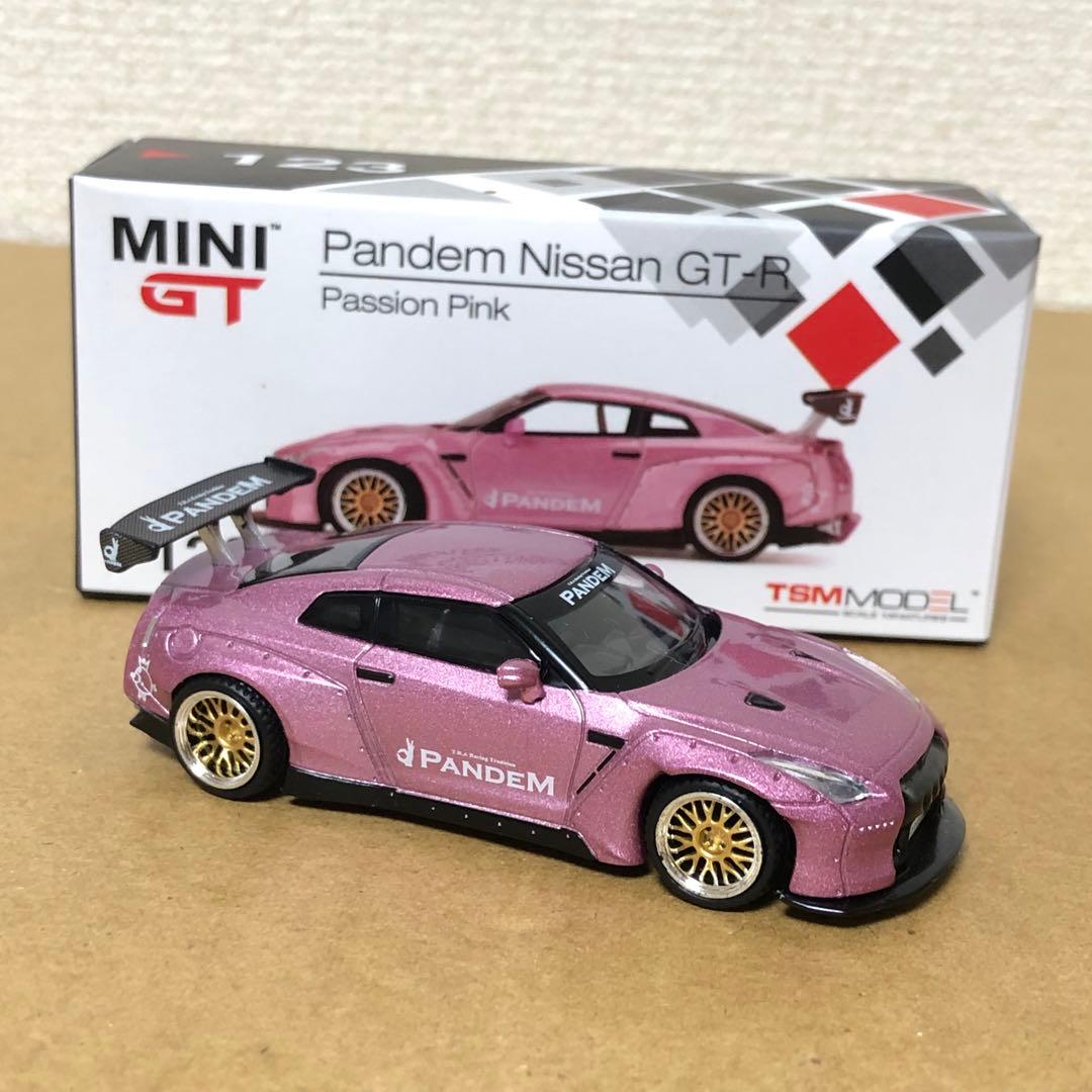 MINI GT ミニGT　パンデム 日産 GT-R R35　パッション ピンク