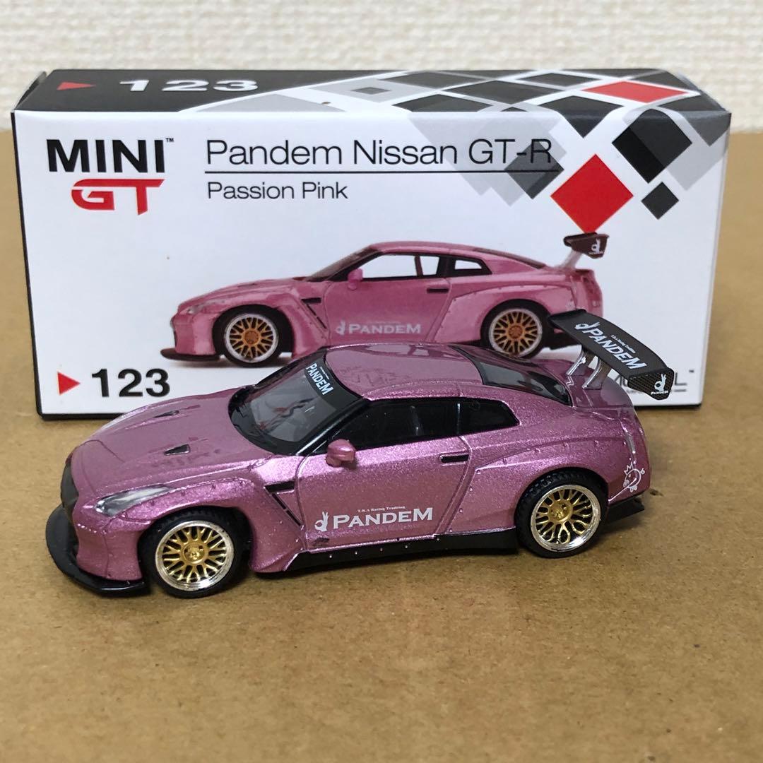 MINI GT ミニGT　パンデム 日産 GT-R R35　パッション ピンク