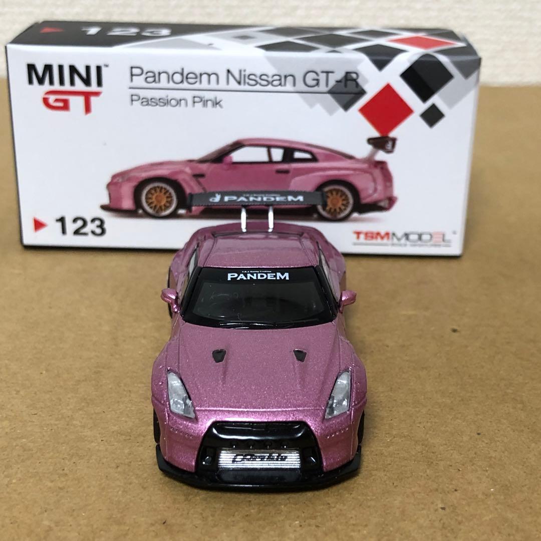 MINI GT ミニGT　パンデム 日産 GT-R R35　パッション ピンク