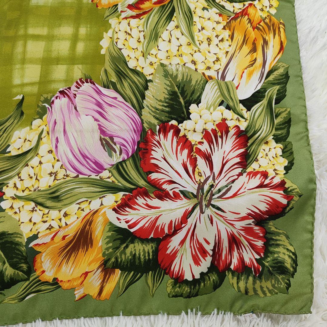 本日限定価格　GUCCI　スカーフ　大判　花柄プリント　　86×88cm