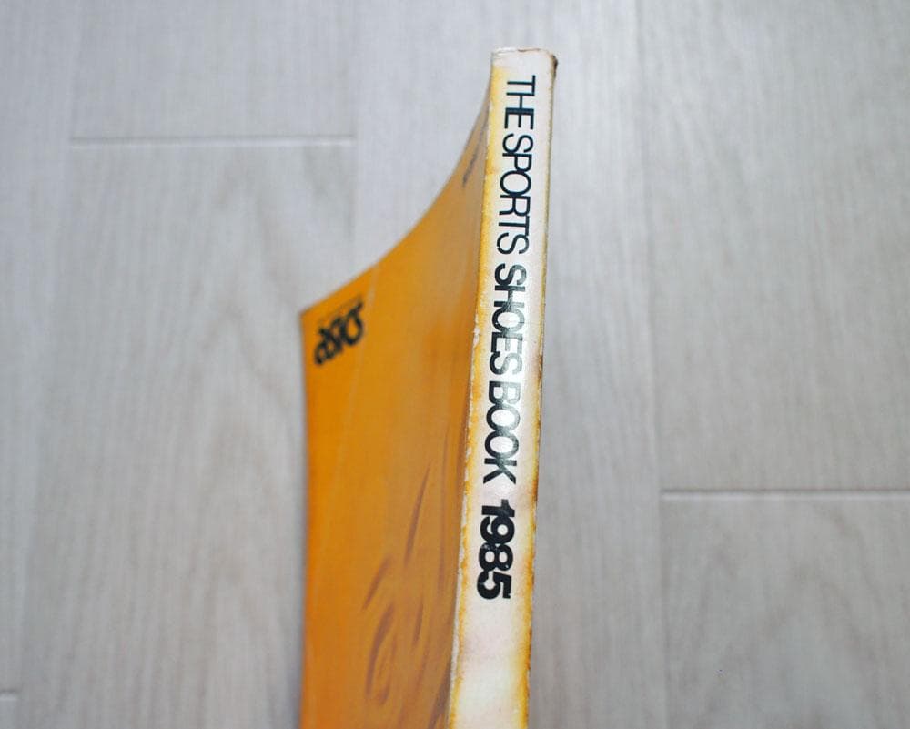中古　asics カタログ　THE SPORTS SHOES BOOK 1985