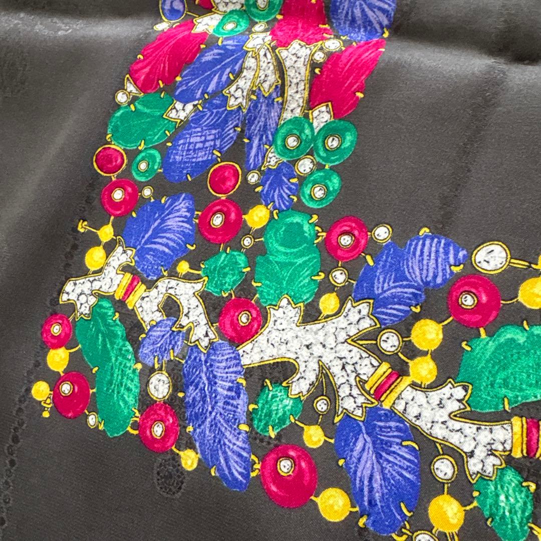 イタリア製　must de Cartier シルク　スカーフ　カルティエ　花柄