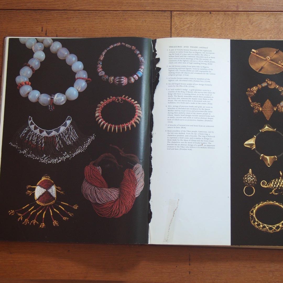 AFRICA ADORNED   Angela Fisher　アフリカ装飾
