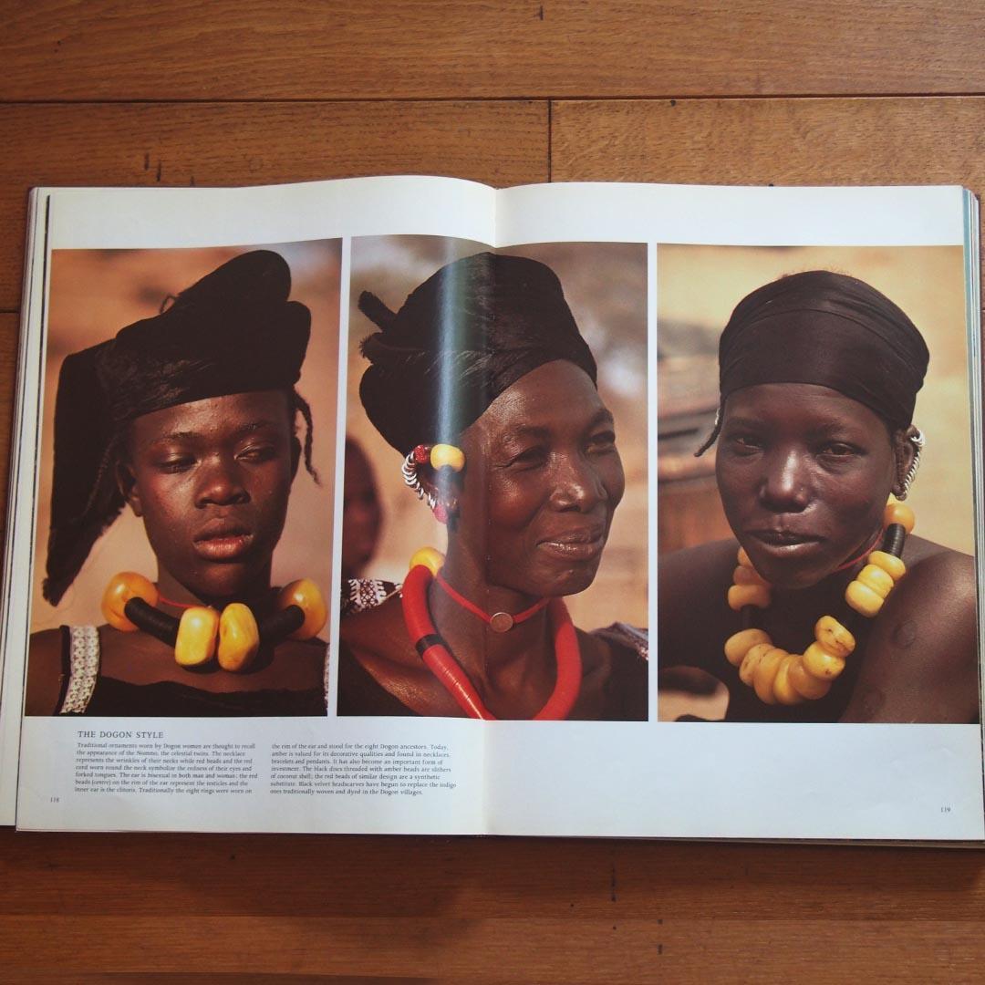 AFRICA ADORNED   Angela Fisher　アフリカ装飾