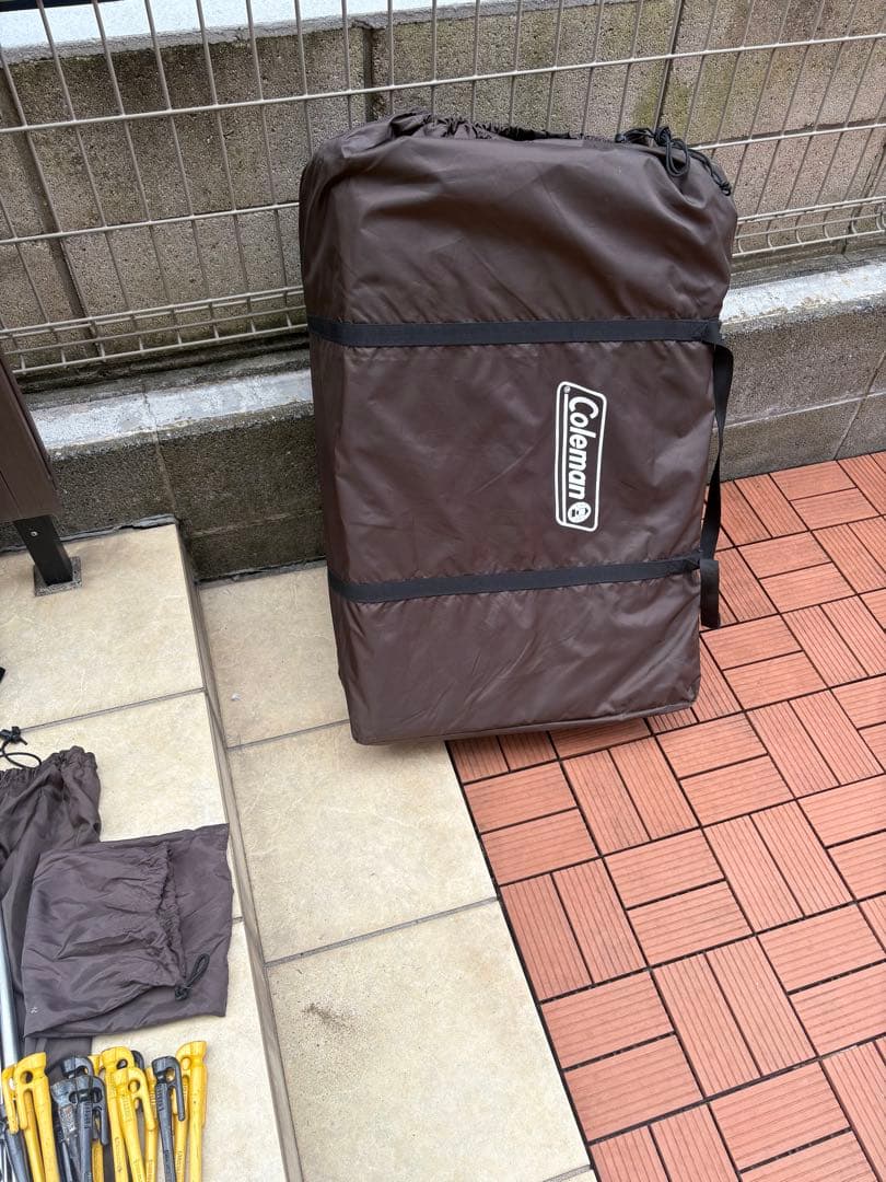 送料込みでおの値段！Coleman キャンプテント&タープセット付属品付き