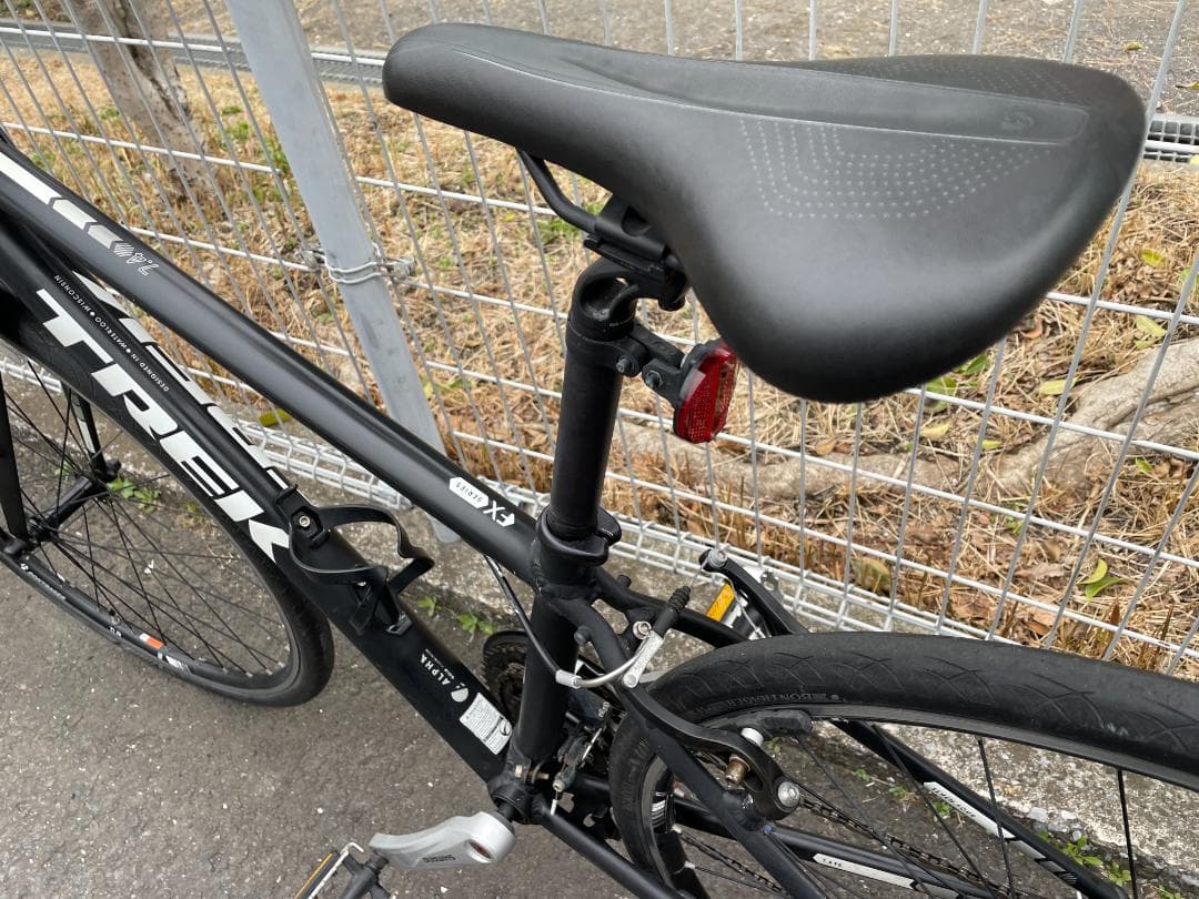 TREK 7.4FX-クロスバイク-手渡しのみでお願いします。