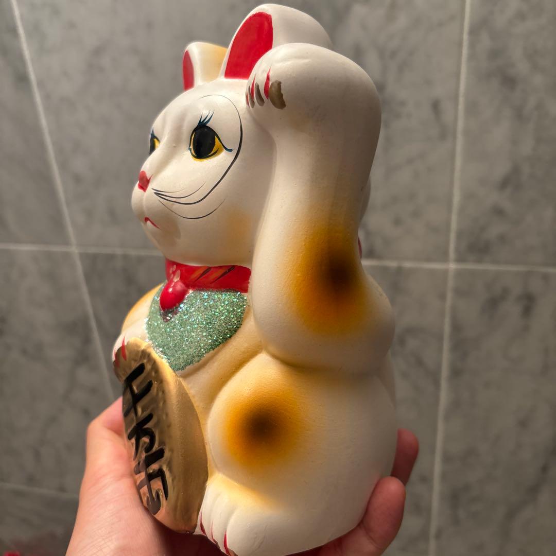 ヴィンテージ新品　可愛らしいタレ目とまつ毛、長いおヒゲが可愛すぎる招き猫