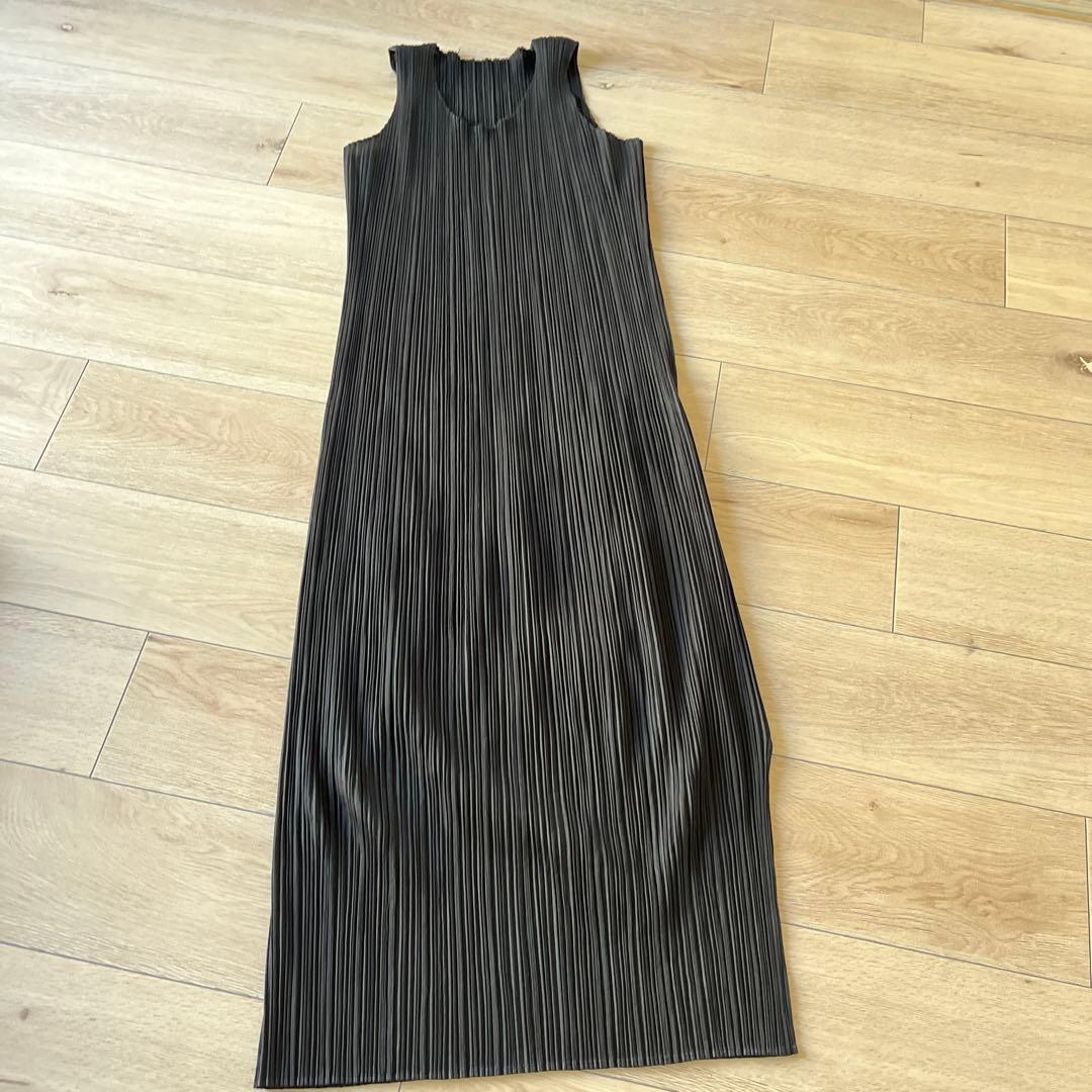 PLEATS PLEASE 黒ワンピ
