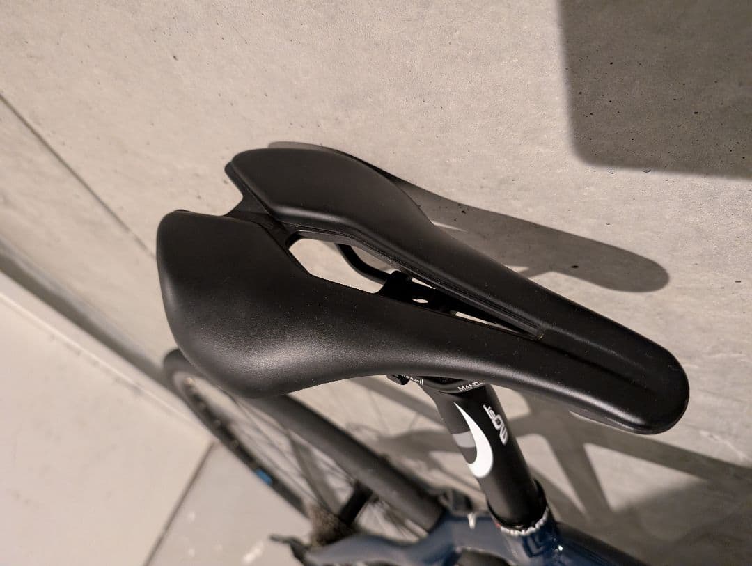 ピナレロ PINARELLO ラザ RAZHA 2022 105 ロードバイク