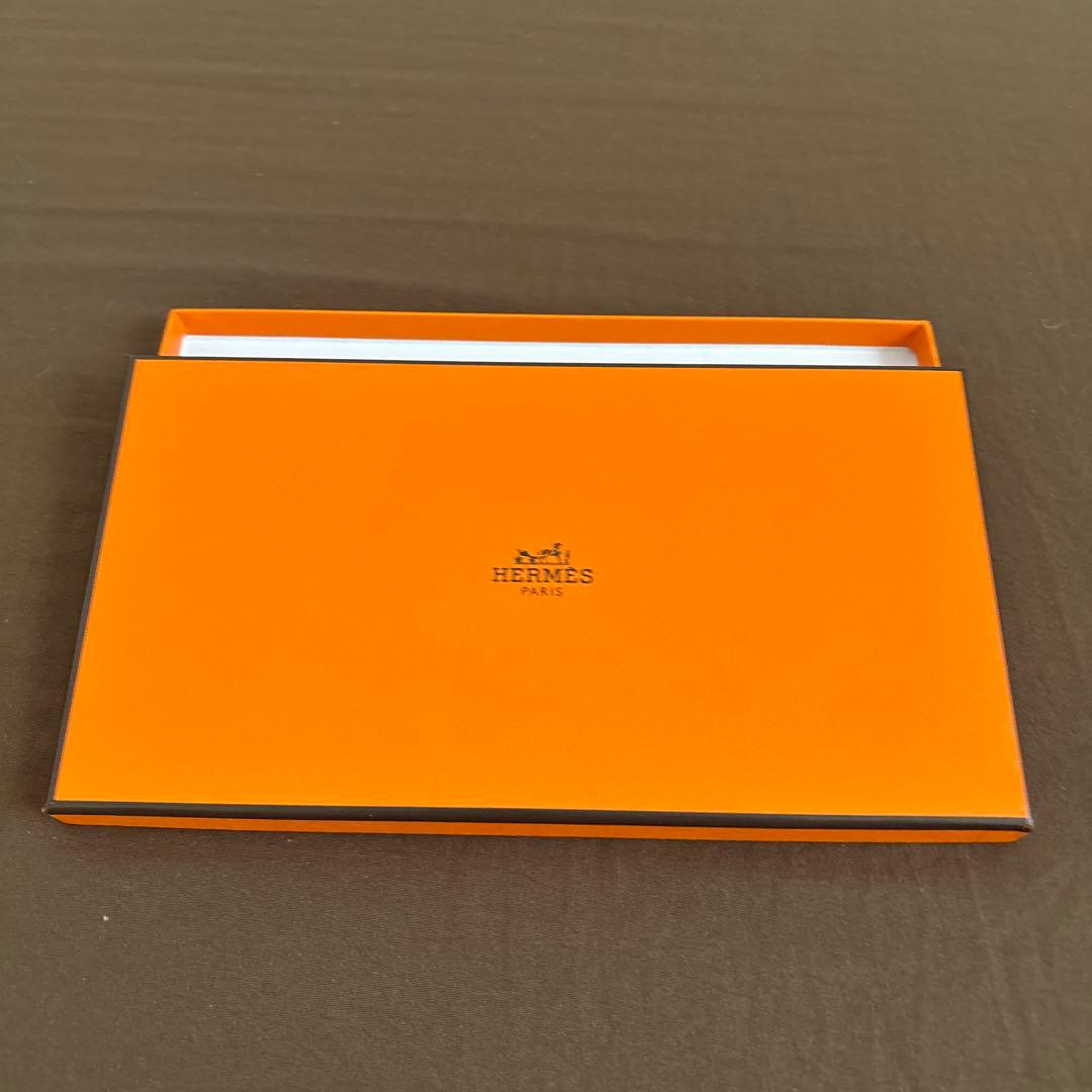 Hermès エルメス　カレ　 シルクスカーフ　箱付き　未使用保管