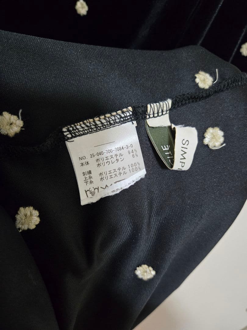 B.C STOCK【WEB限定】手洗い可 / ベロアフラワー刺繍ワンピース