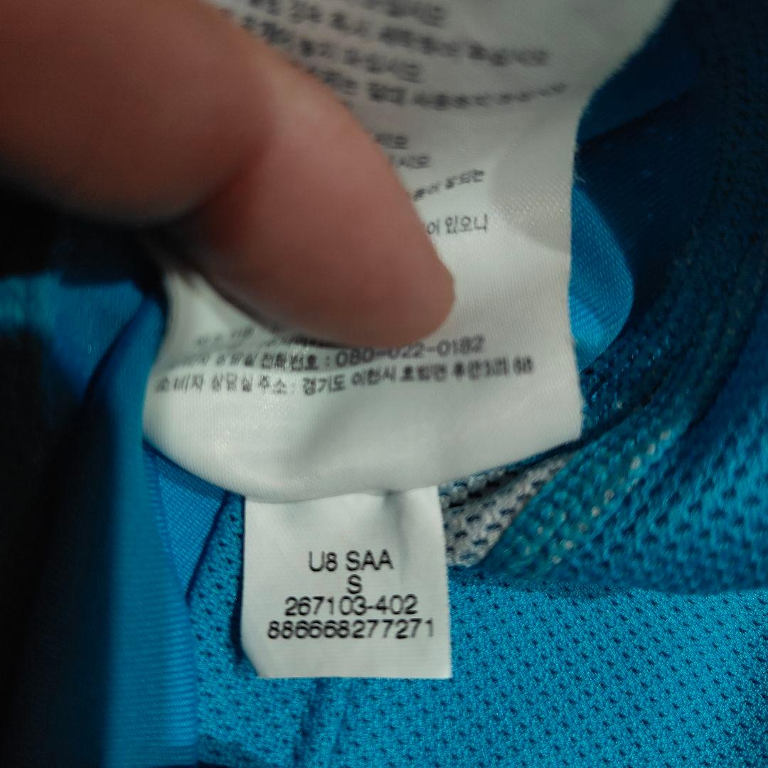 NIKE（ナイキ）のテニスウェア、ラファエル・ナダルモデルのノースリーブシャツ