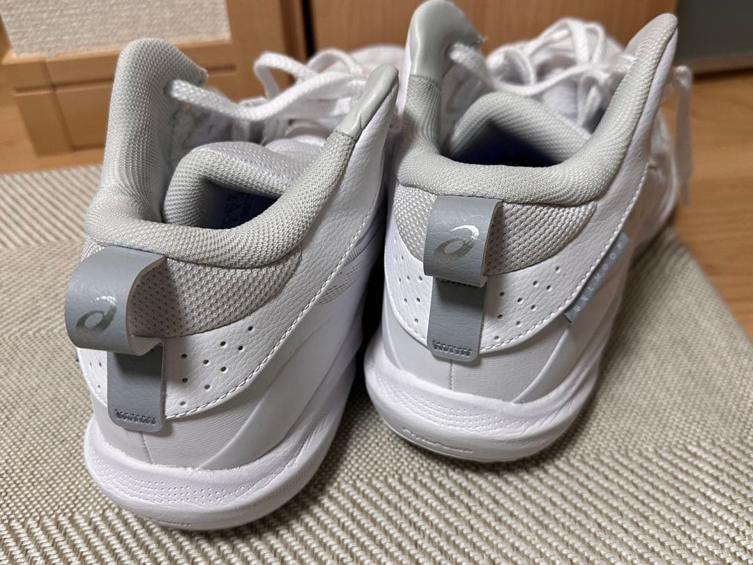 ASICS バスケットボールシューズ ホワイト　ゲルフープ