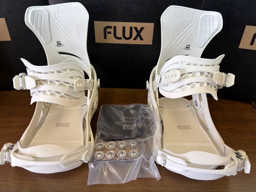 FLUX / DS / WHT / Mサイズ　新品未使用