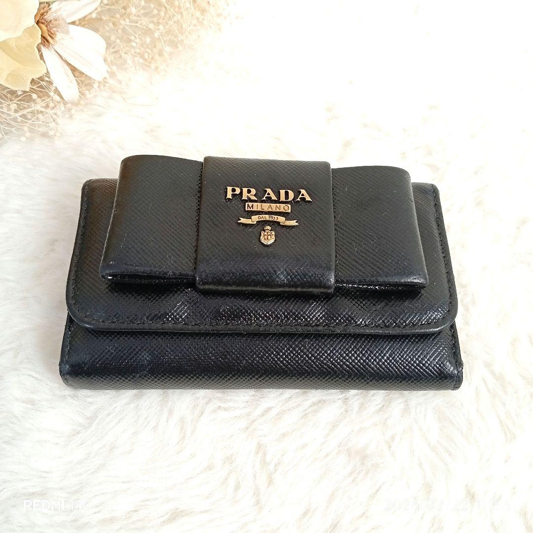【PRADA】ゴールドロゴリボン6連キーケース ブラックネロサフィアーノレザー