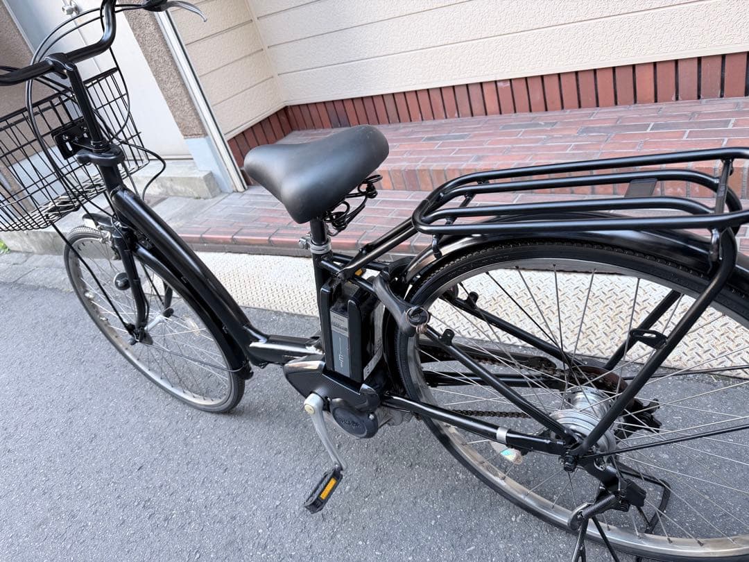 大阪府　ブリヂストン　電動アシスト自転車 シティタイプ 黒 バスケット付き