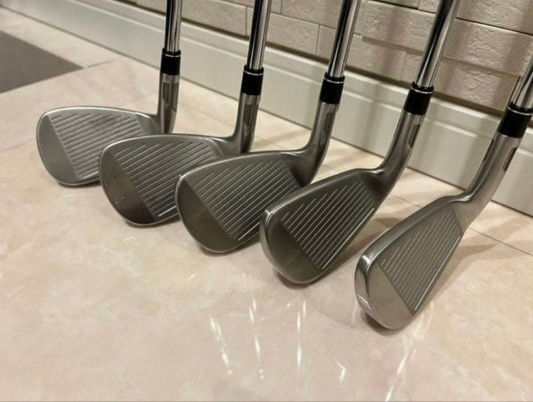 TaylorMade SIM2MAX アイアンセット、5本組
