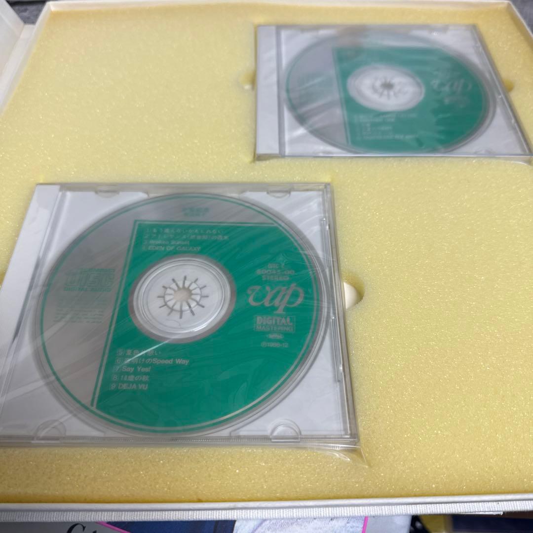 d*7様 菊池桃子CD・レコードアルバム・写真集セット 生写真付