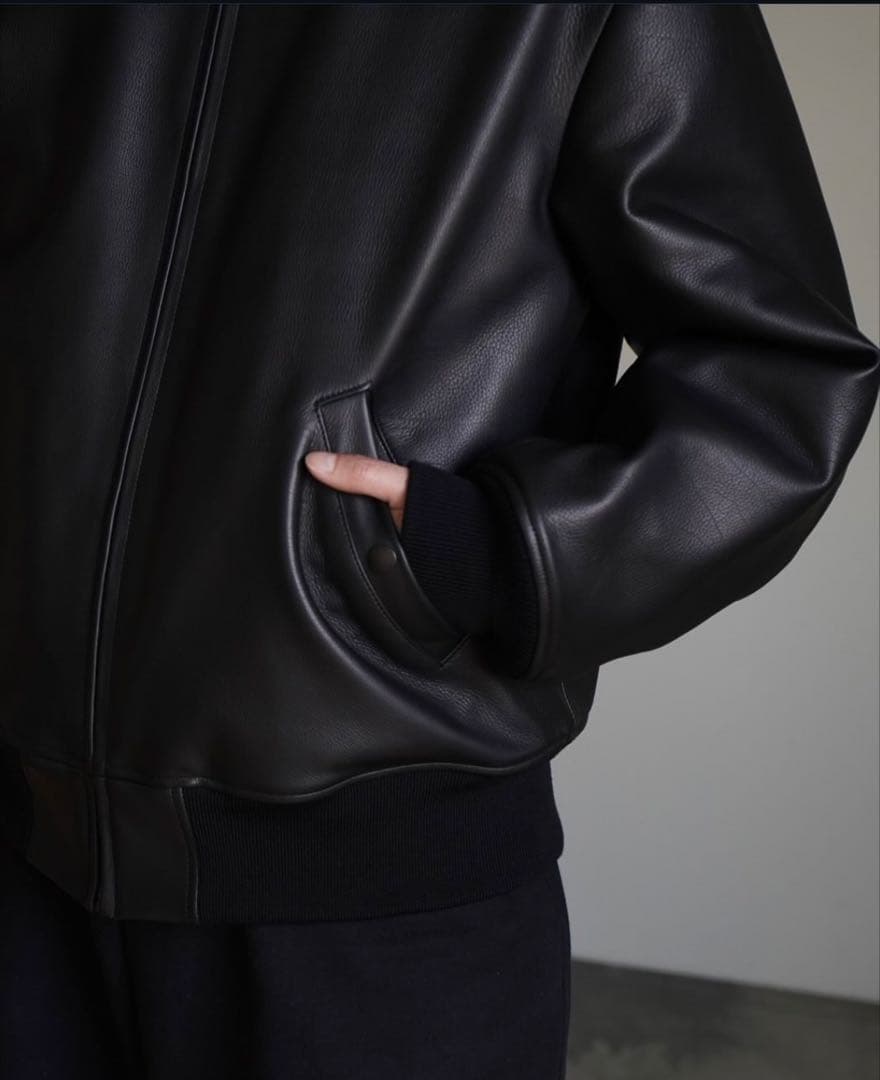 新品タグ付 COMOLI 25ss カーフスキンジップブルゾン 1