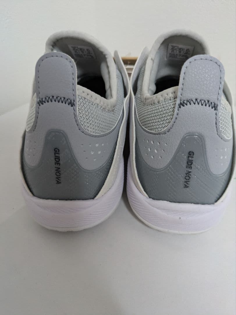 ASICS バスケットシューズ　ユニセックス　25