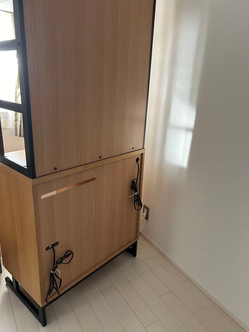 UNICO HOXTON 食器棚