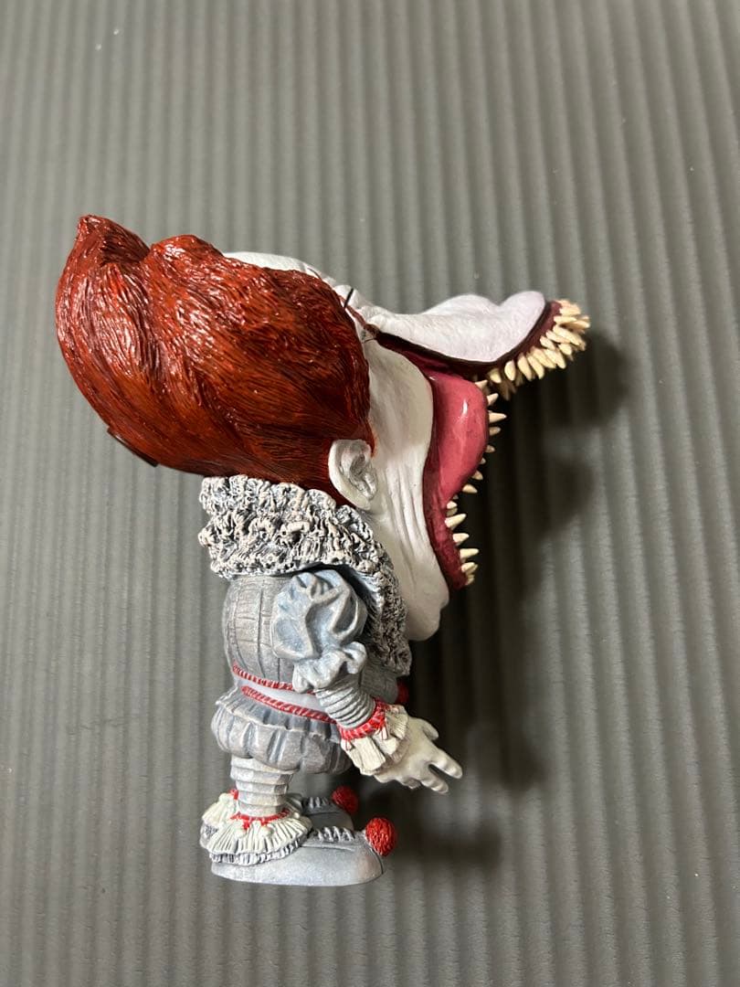 イット　ペニーワイズ スケアリーVer.（発光仕様）　デフォリアル