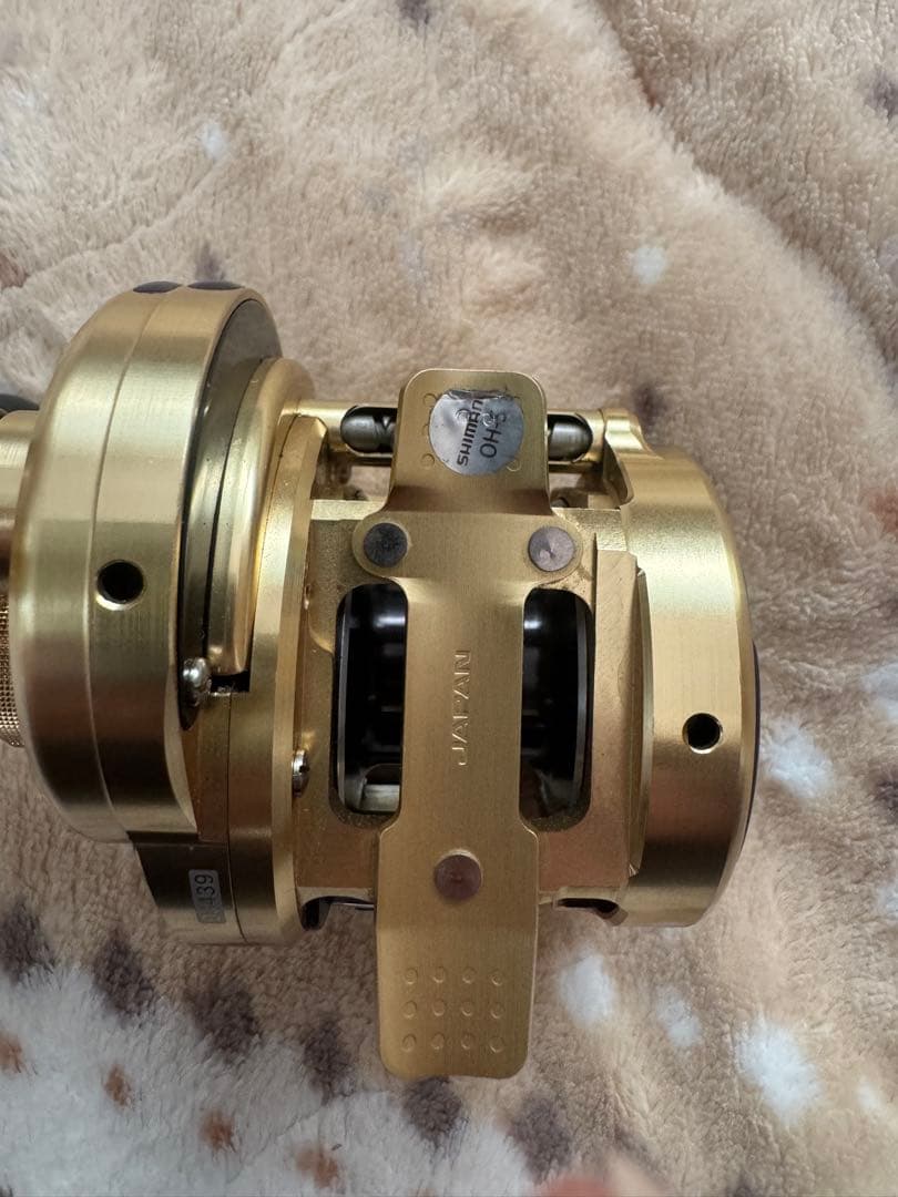 シマノ 14 カルカッタコンクエスト 200HG 右ハンドル 中古品