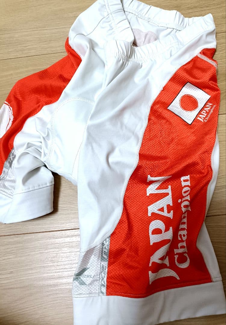 【中古品】2XU 日本チャンピオンデザイン　サイクルウェアー(上下セット)