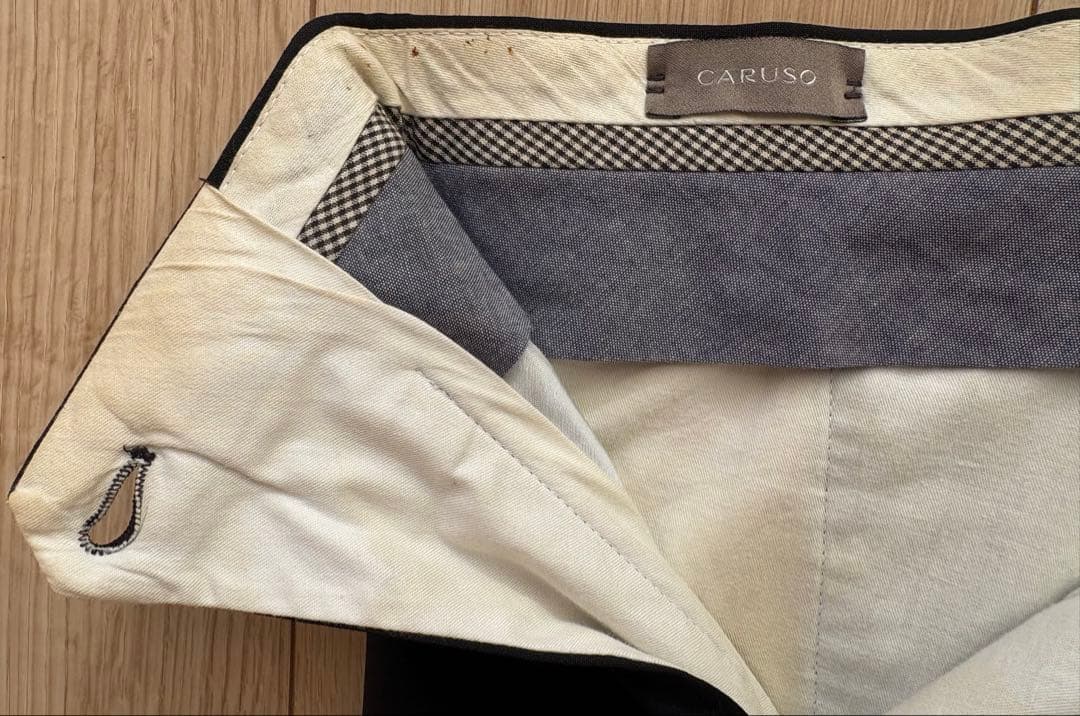 【美品】CARUSO カルーゾ　スラックス　パンツ 毛 ウール 黒 ブラック
