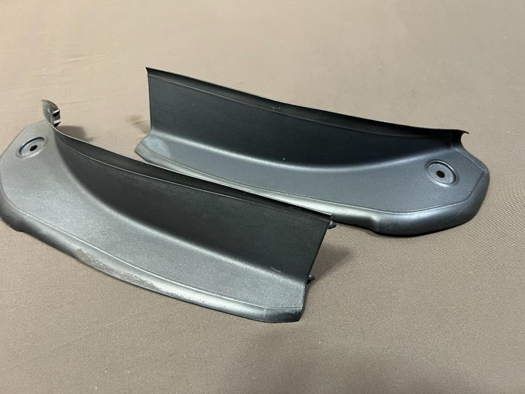　F30　３シリーズ前期　純正テールライト　ガターカバー　１台分