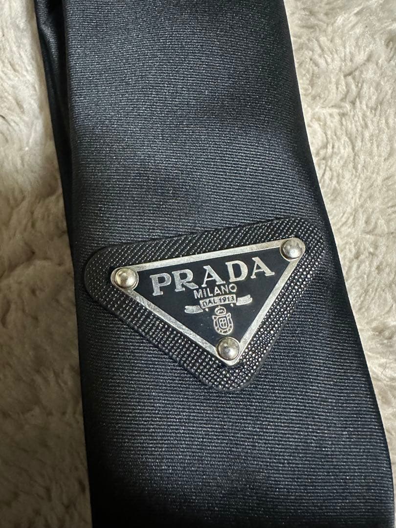 PRADA Re-Nylon ギャバジン ネクタイ 三角ロゴプレート