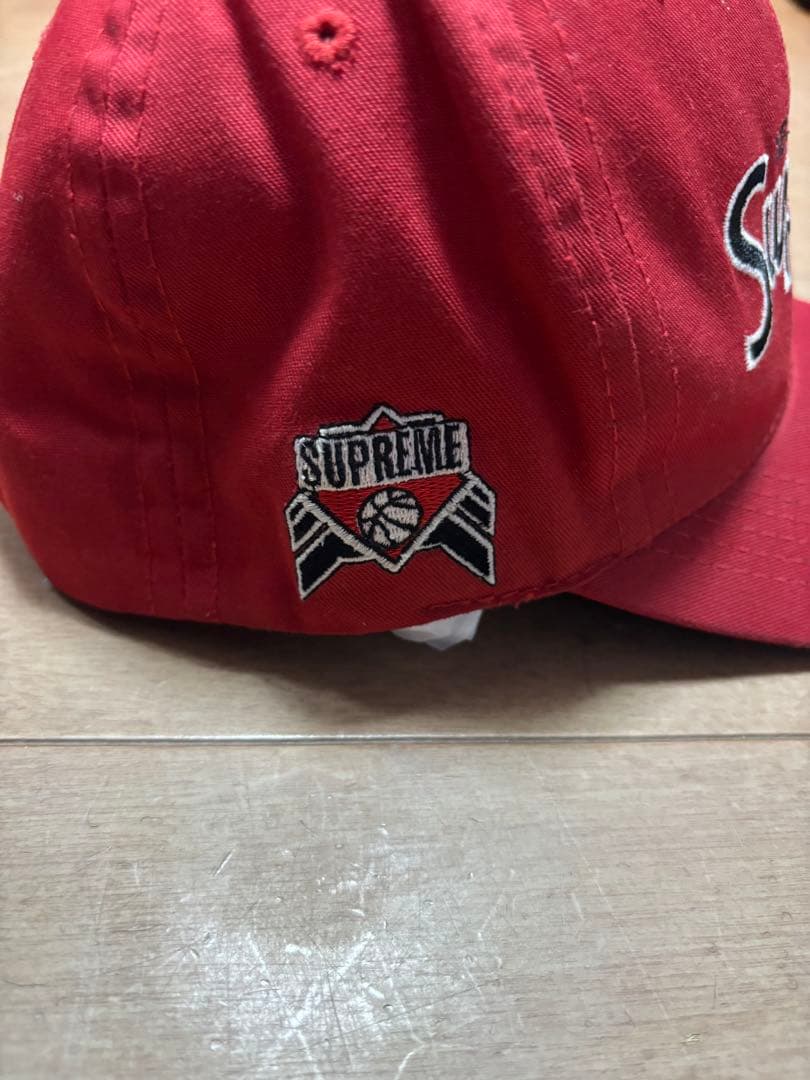 シュプリーム Supreme レッド